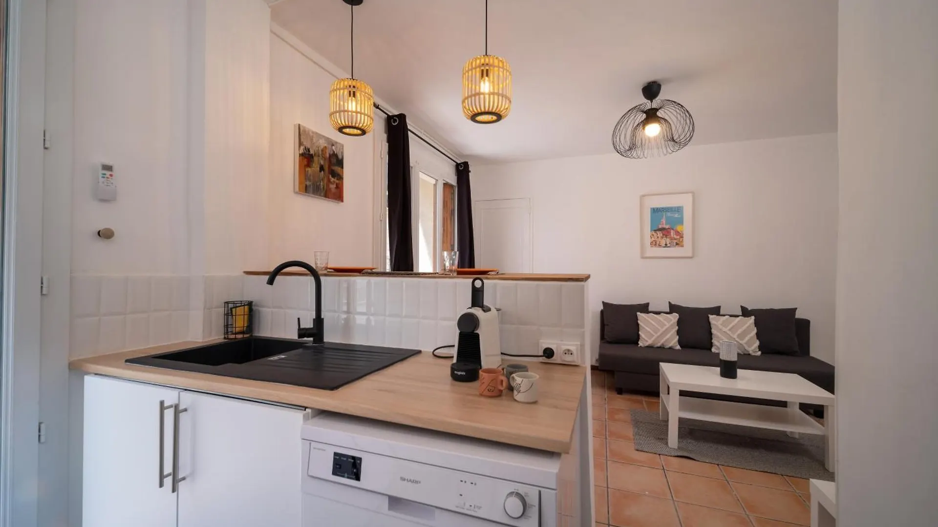 Апартаменты Appartement Climatise Avec Parking 4 Couchages A 5Min A Pieds De La Gare St Charles Марсель